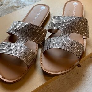 Lady’s sandals
